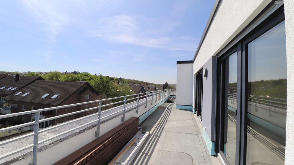 Euskirchen-Stotzheim! Exquisite 2-Zimmer Penthouse - Mietwohnung mit sonniger Dachterrasse und TG-Stellplatz in ruhiger Wohnlage! (LK 5039) - Foto 4