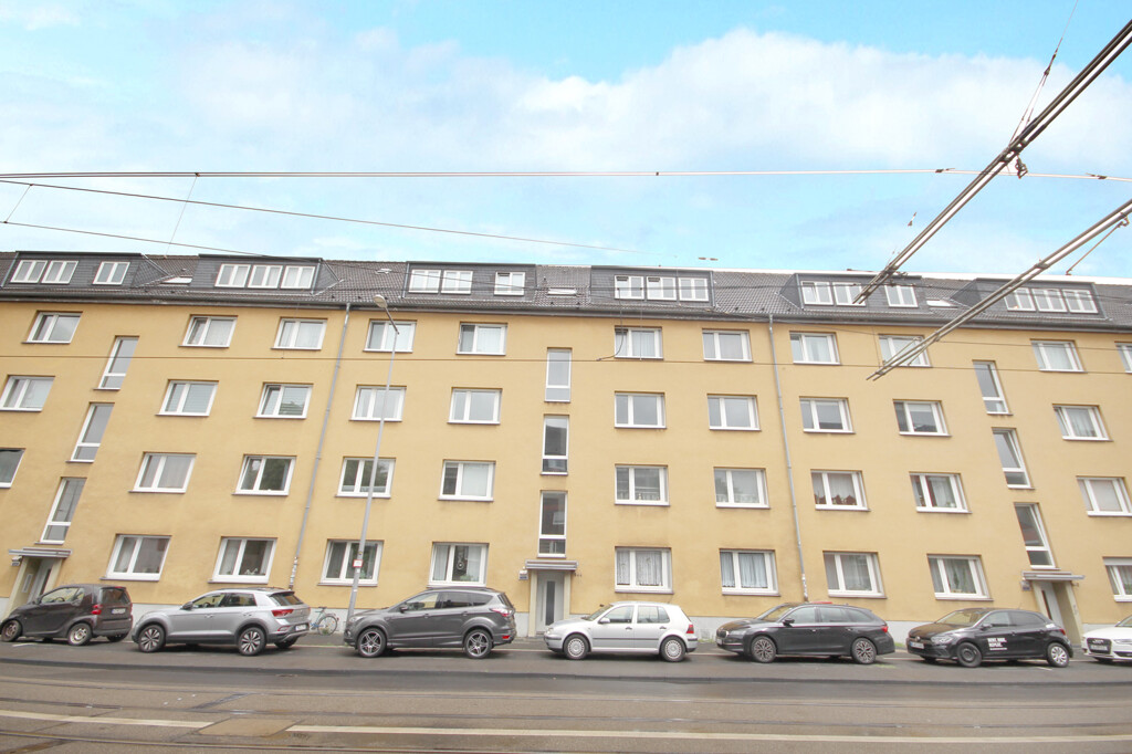 Köln! Sonnenhelles, renoviertes Dachstudio-Apartment mit Einbauküche in zentraler, beliebter Wohnlage! (LK 5044) - Photo 5
