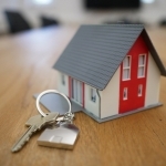 Was ist der Unterschied zwischen einem Wohnungsmakler und einem normalen Makler?