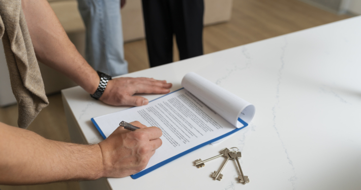 Gebäudeversicherung und Immobilienverkauf